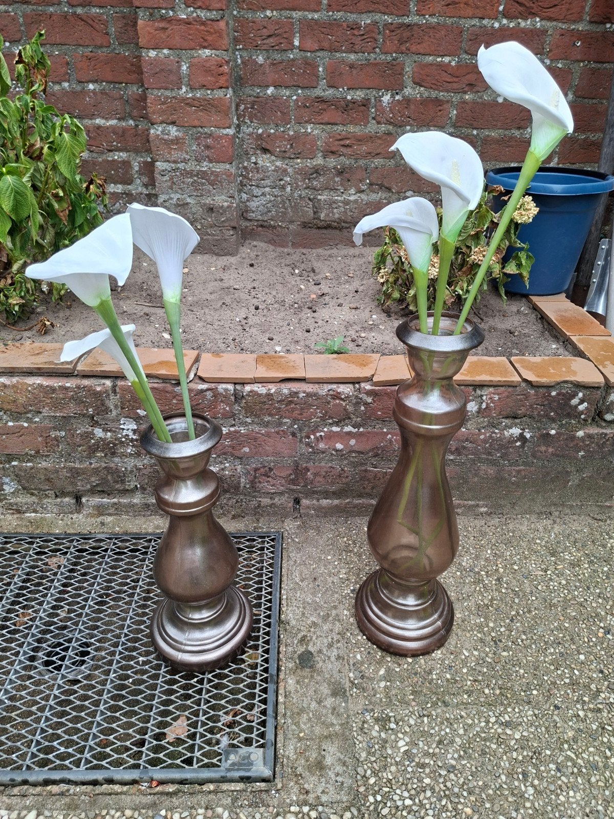 Set van 2 bronzen vazen met kunstbloemen, Antiek en Kunst, Ophalen of Verzenden