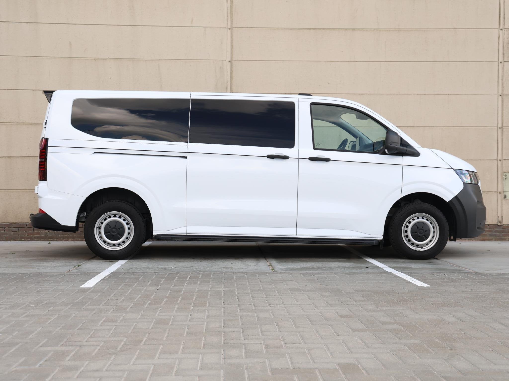 Volkswagen Transporter 2.0 TDI 110 pk L2H1 Life | Airco | Cr, Voorwielaandrijving, Stof, Gebruikt, 4 cilinders