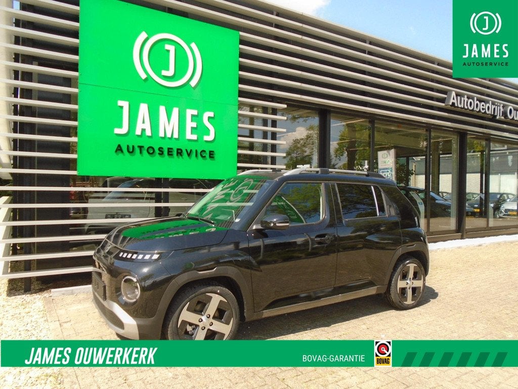 Hyundai INSTER Cross Cross Sky Plus 49 kWh, Auto's, Hyundai, Stof, Gebruikt, 116 pk, Zwart