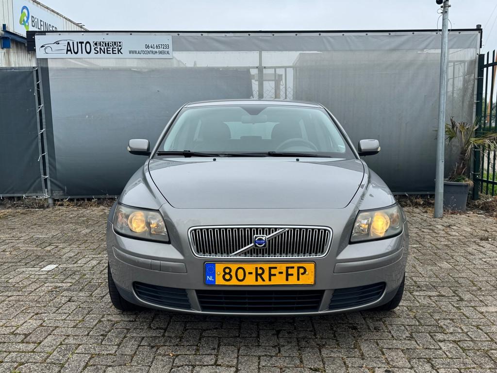 Volvo V50 2.4 AUT - Airco - Cruise - APK 02-27, Auto's, Volvo, Stof, Gebruikt, 700 kg, 2435 cc