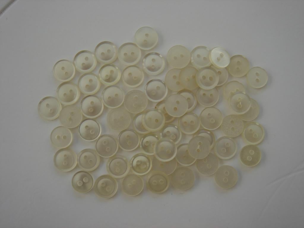 31 Diverse Licht Gele Knopen 11-12mm nr 31  , Ophalen of Verzenden, Nieuw, Knoop of Knopen
