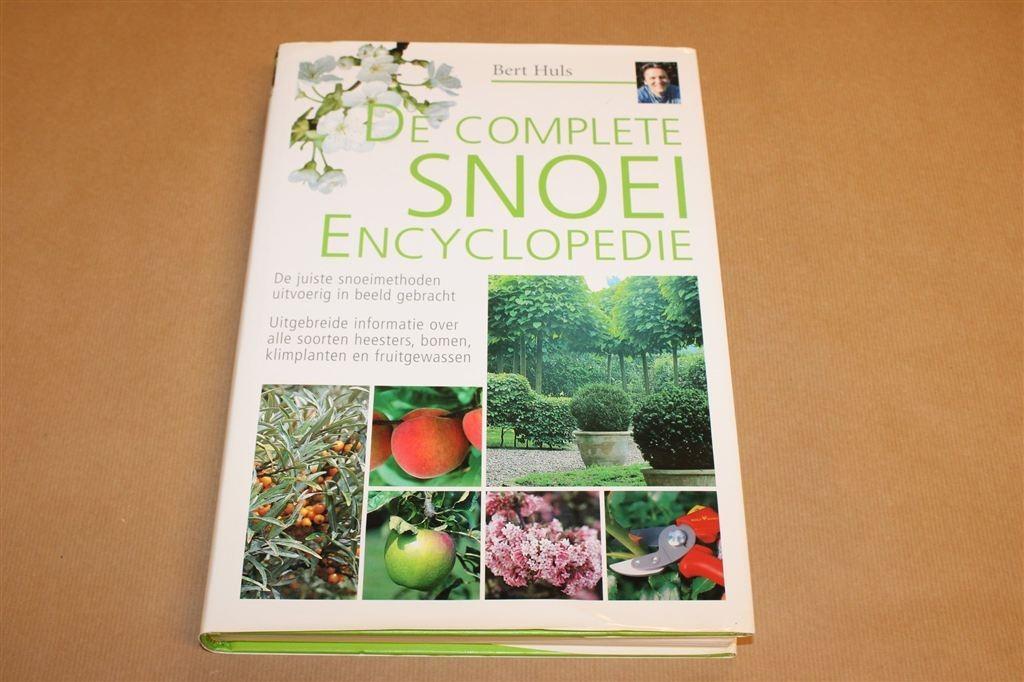 De Complete Snoei Encyclopedie — Bomen, Heesters & Fruit, Ophalen of Verzenden, Gelezen, Tuinieren en Tuinplanten