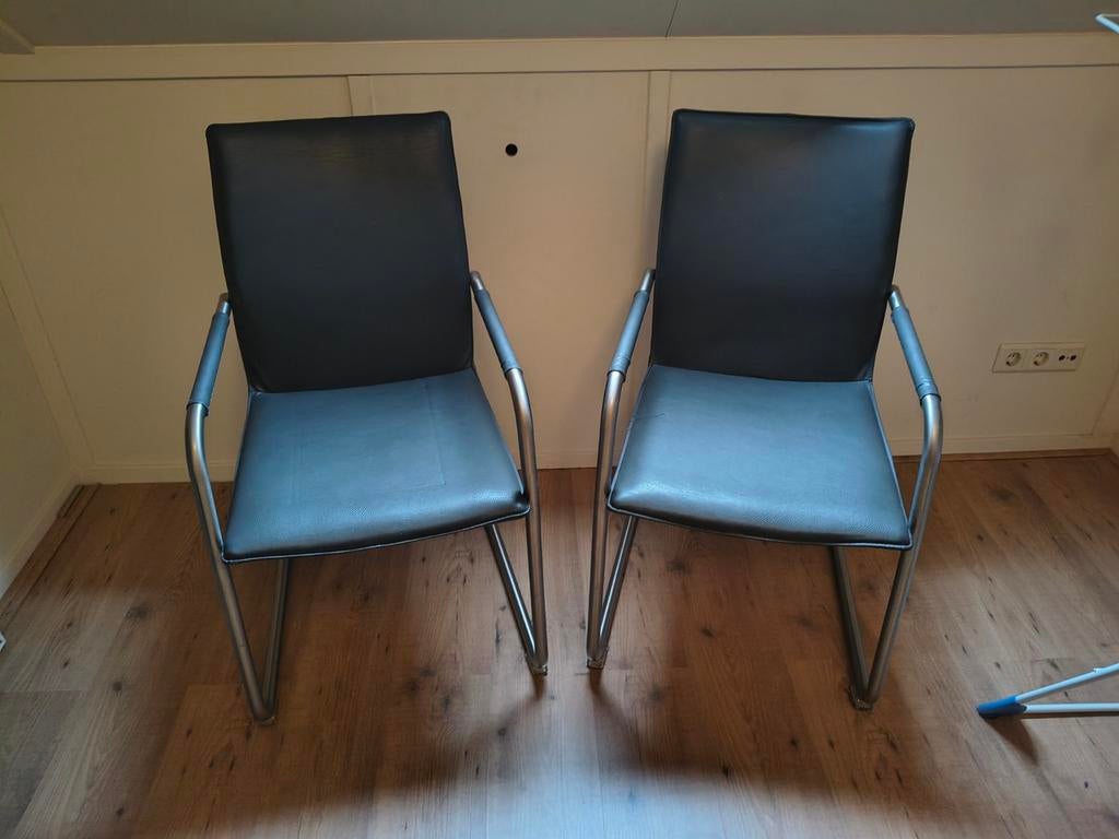 Twee lederen buisframe stoelen, Huis en Inrichting, Ophalen, Gebruikt, Twee, Leer