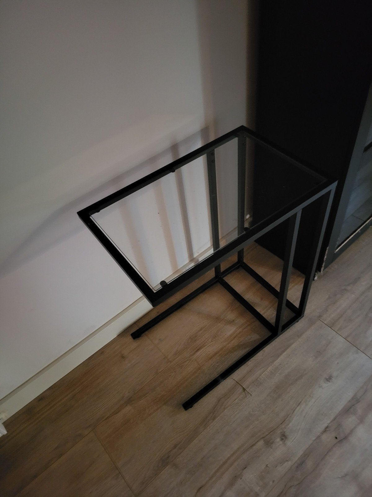 Ikea VITTSJÖ laptoptafel/bijzettafel, Ophalen, 50 tot 100 cm, Zo goed als nieuw, Glas
