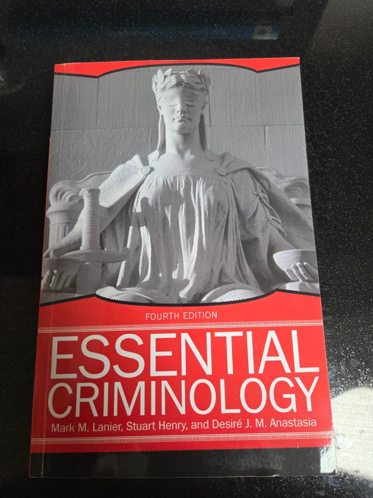 Essential Criminology - Vierde Editie, Zo goed als nieuw, Mark M. Lanier, Stuart Henry, Desiré J. M. Anastasia, Gamma, HBO
