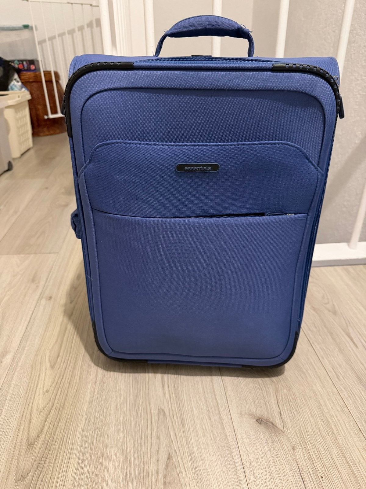 Blauwe Essentials handbagage koffer met wieltjes, Sieraden, Tassen en Uiterlijk, Koffers, Overige materialen, Gebruikt, 50 tot 60 cm