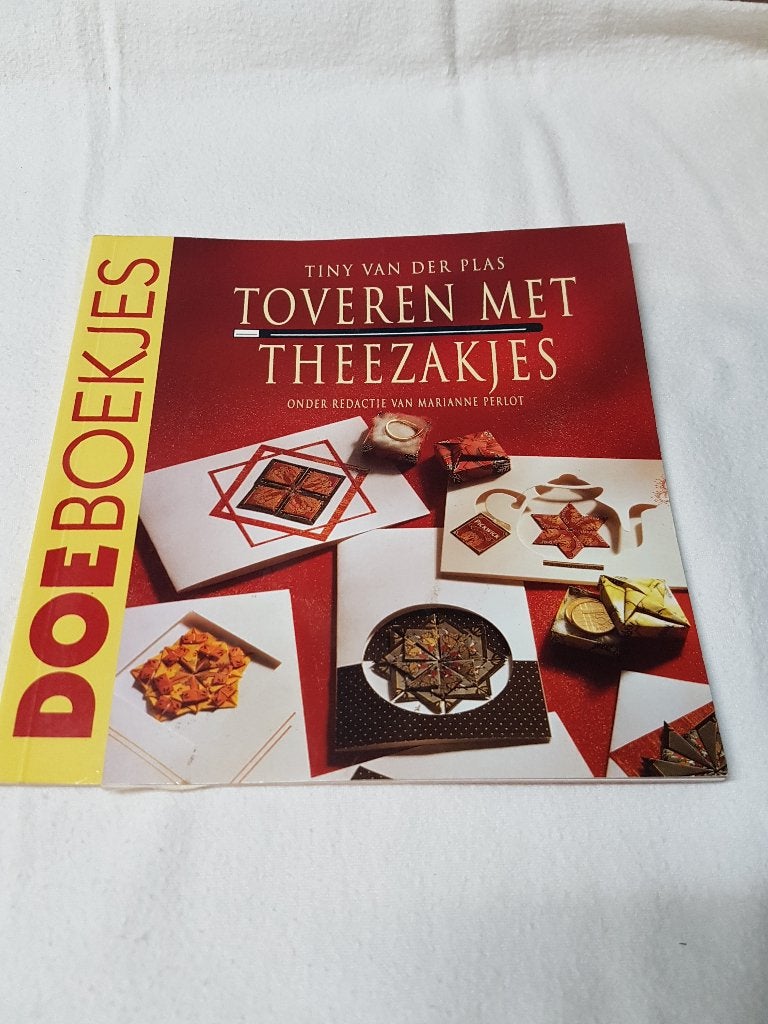 Toveren met Theezakjes, Ophalen of Verzenden, Theezakje(s)