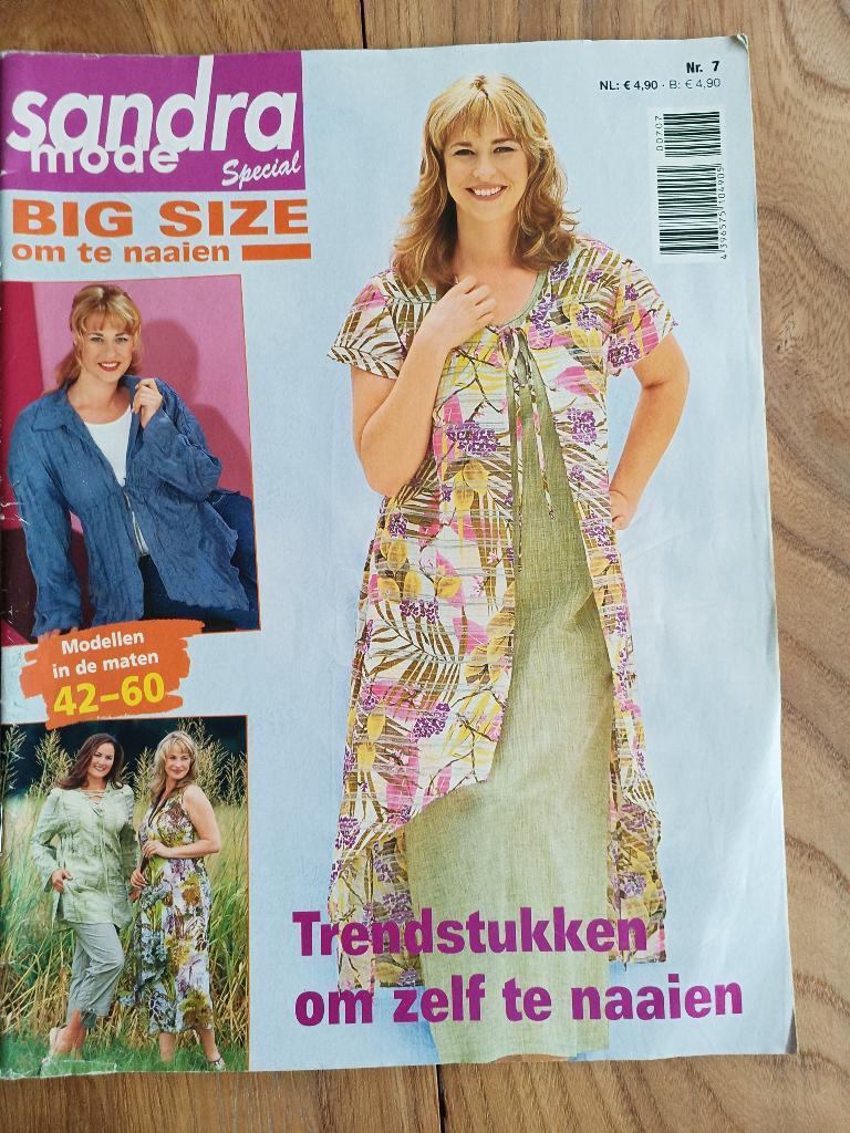 Sandra mode grote maten nr 7 maat 42 - 60, Hobby en Vrije tijd, Kledingpatronen, Ophalen of Verzenden, Zo goed als nieuw, Vrouw