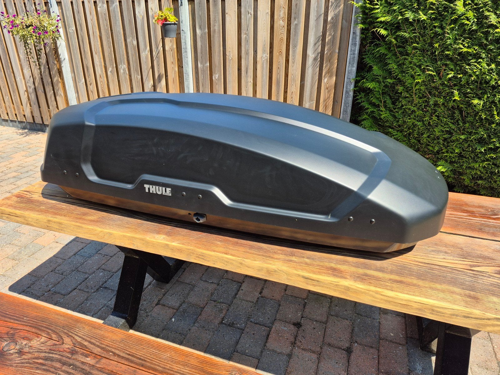 Thule Force XT M 400 liter Dakkoffer Te Huur, Auto diversen, Ophalen, Zo goed als nieuw