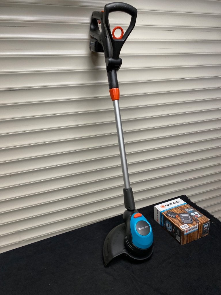 Accutrimmer Gardena Easycut 23 P4A +StarterKit 18 Volt 4, Ophalen, Gardena z.g.a.n., Zo goed als nieuw, 10 tot 30 cm