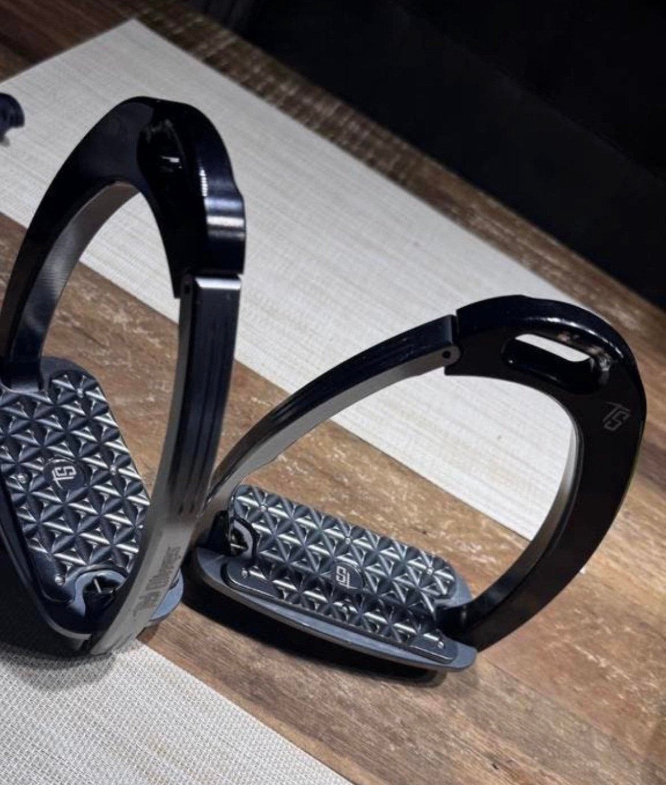 Tech stirrup veiligheids beugels, Ophalen of Verzenden, Zo goed als nieuw, Zwart