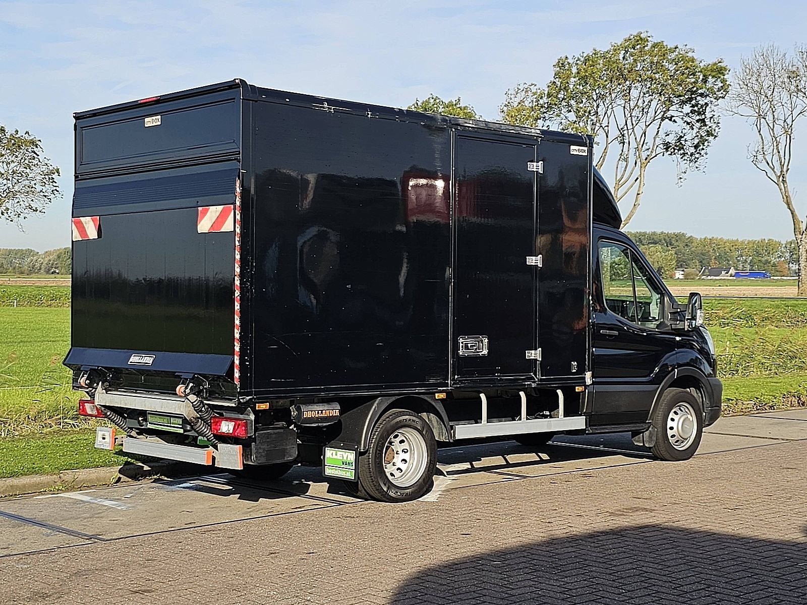 FORD TRANSIT 350 ac carplay euro6, Gebruikt, Euro 6, Zwart, Bedrijf