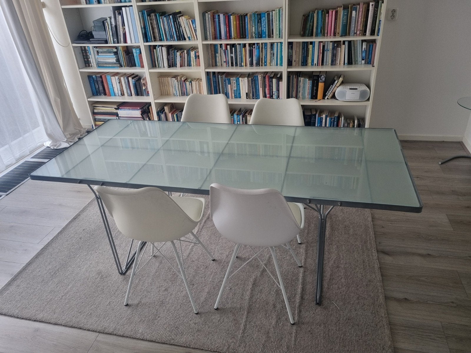 IKEA Niels Gammelgaard eettafel met glazen blad + stoelen, Gebruikt, Vijf personen of meer, Glas, 150 tot 200 cm