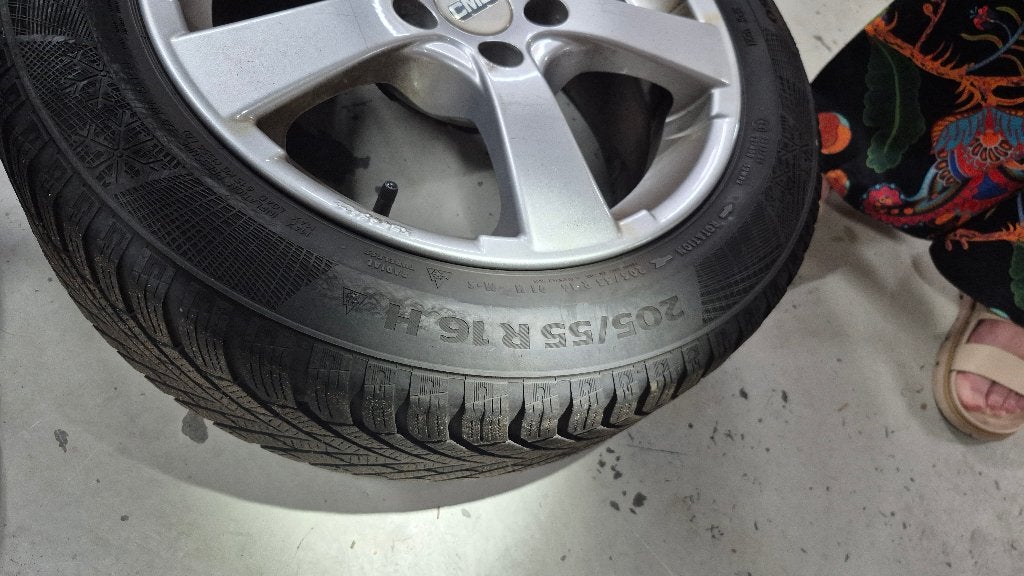 Continental winterbanden met lichtmetalen velgen 16 inch, Ophalen, Gebruikt, 16 inch, Banden en Velgen
