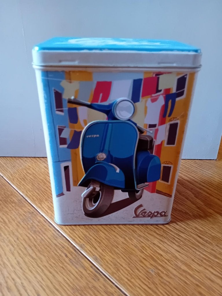 Vespa voorraadblik Italian 20x14x10cm, Ophalen of Verzenden, Gebruikt, Koek(jes)