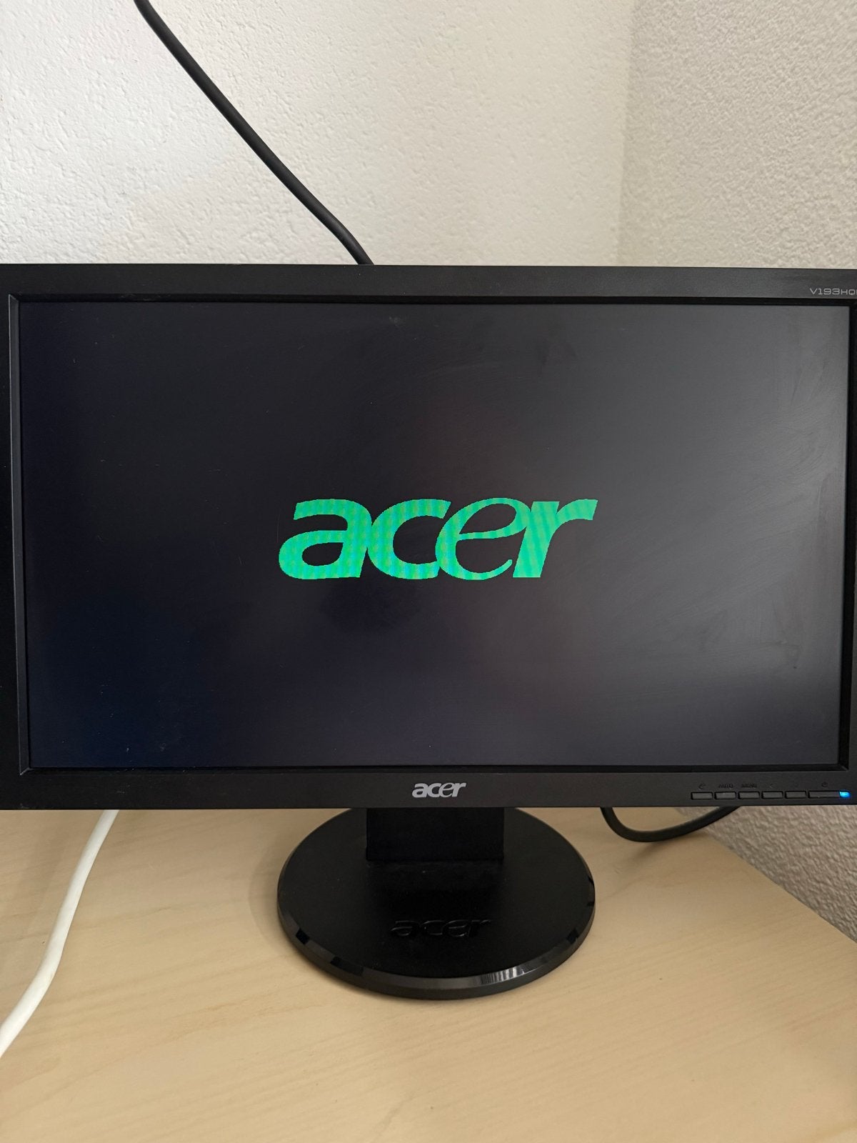 Acer V193HQL 18,5” LCD Monitor – Werkt Goed, Ophalen, Kantelbaar, VGA, 60 Hz of minder