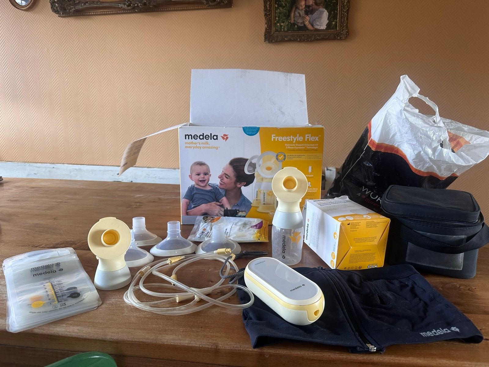 Medela Freestyle Flex Dubbele Borstkolf + Bh Maat M, Ophalen of Verzenden, Zo goed als nieuw