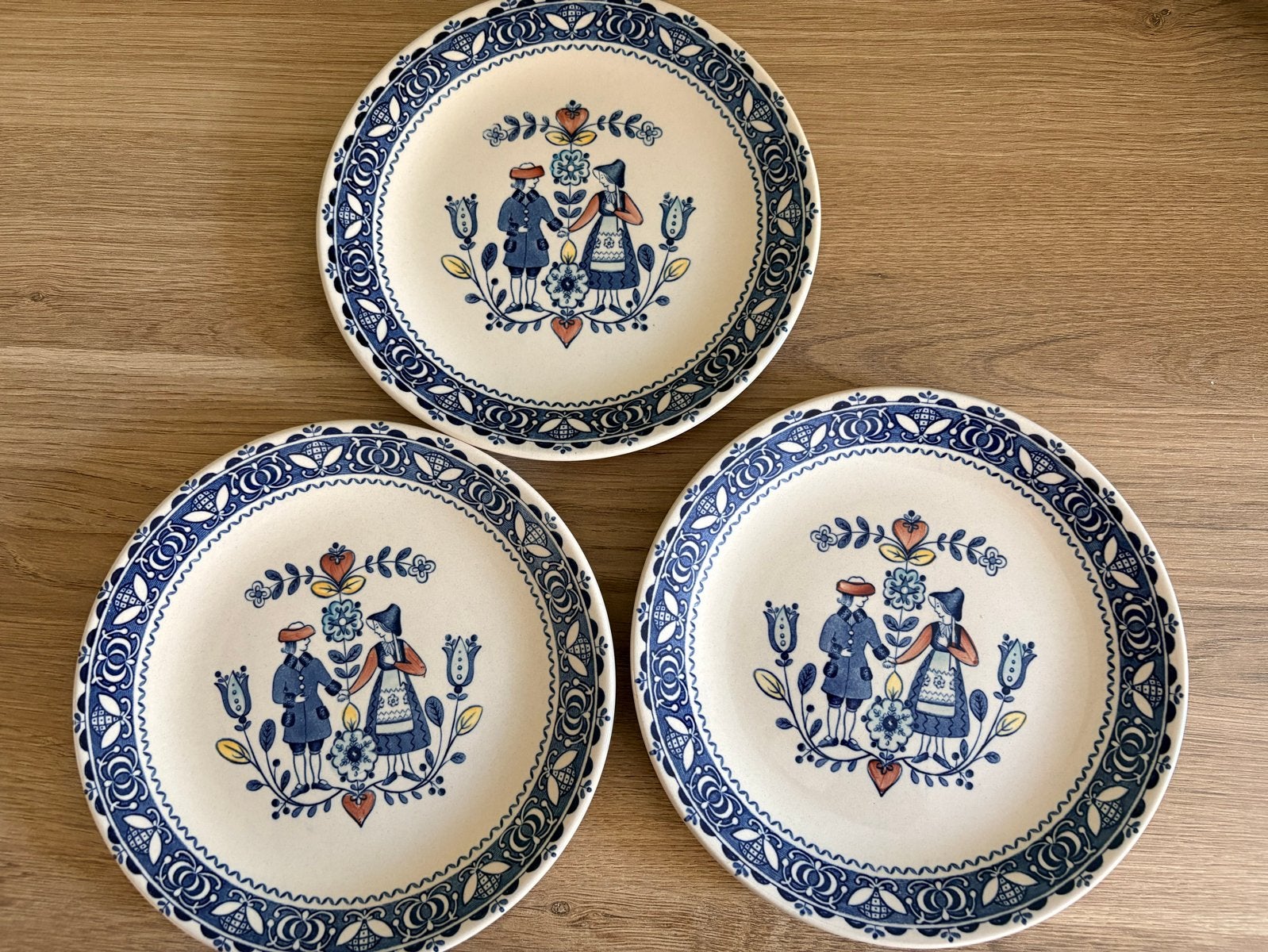 3 Johnson Brothers 'Hearts & Flowers' borden - 20 cm, Ophalen