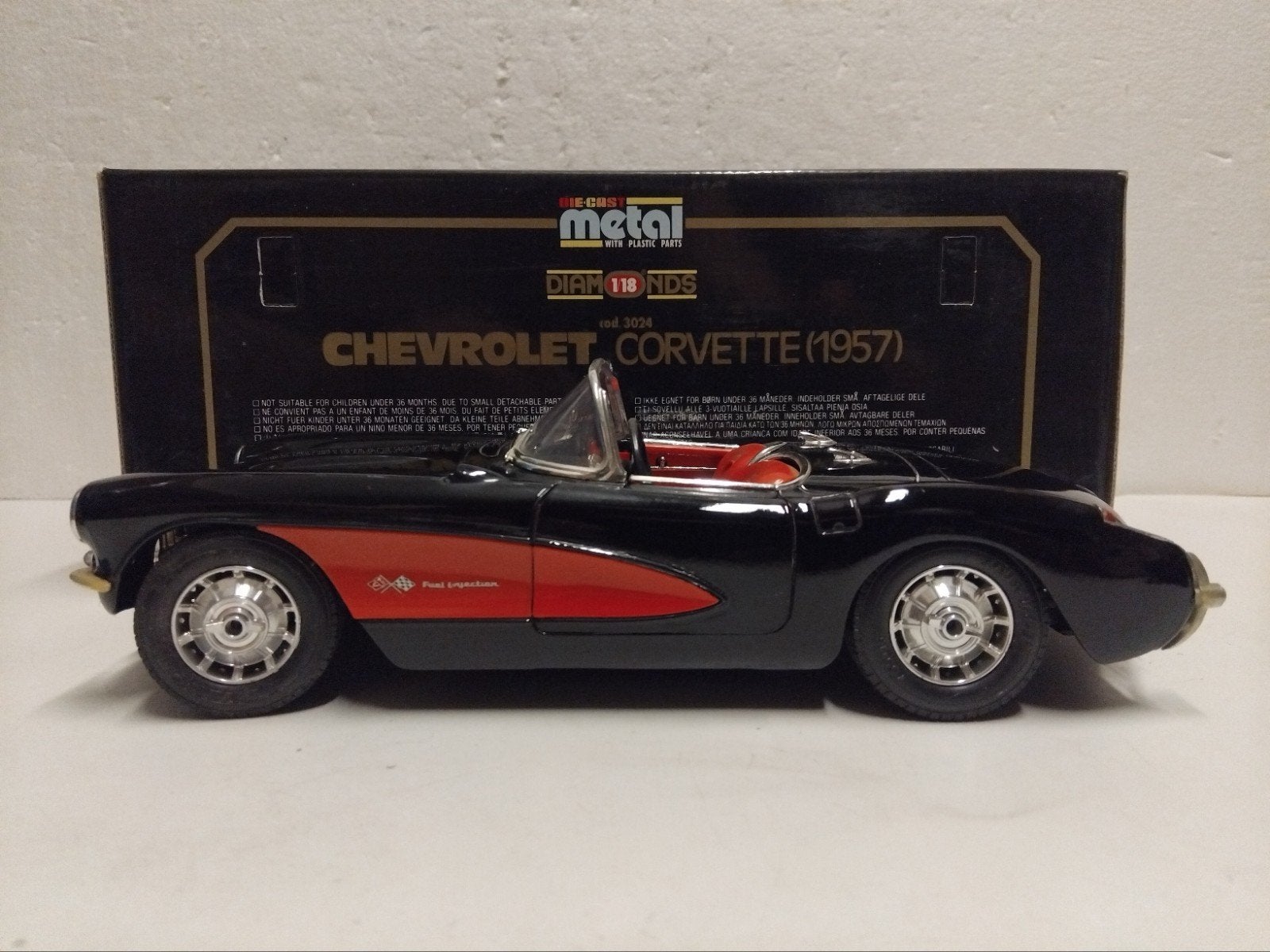 Chevrolet Corvette C1 zwart/rood Bburago metal 1:18 KRD, Ophalen of Verzenden, Zo goed als nieuw, Auto, Overige merken
