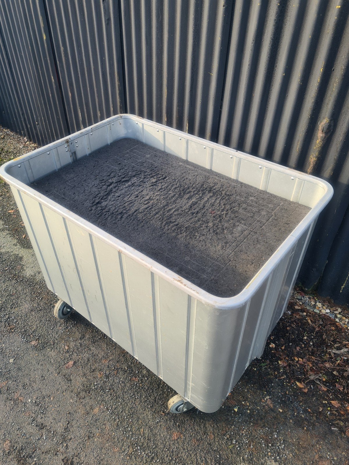 Grote aluminium bak op wielen, Ophalen, Zo goed als nieuw, Metaal, Minder dan 50 cm