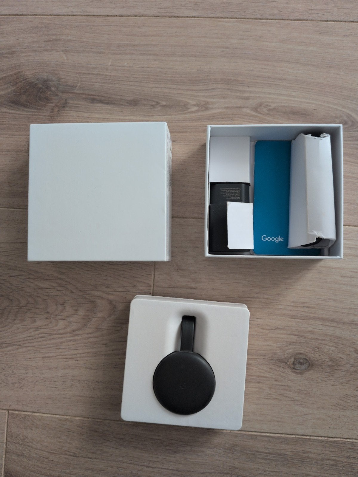 Google Chromecast V3 met doosje, kabel en stekkerblok, Ophalen of Verzenden, Zo goed als nieuw, HDMI, Zonder harde schijf