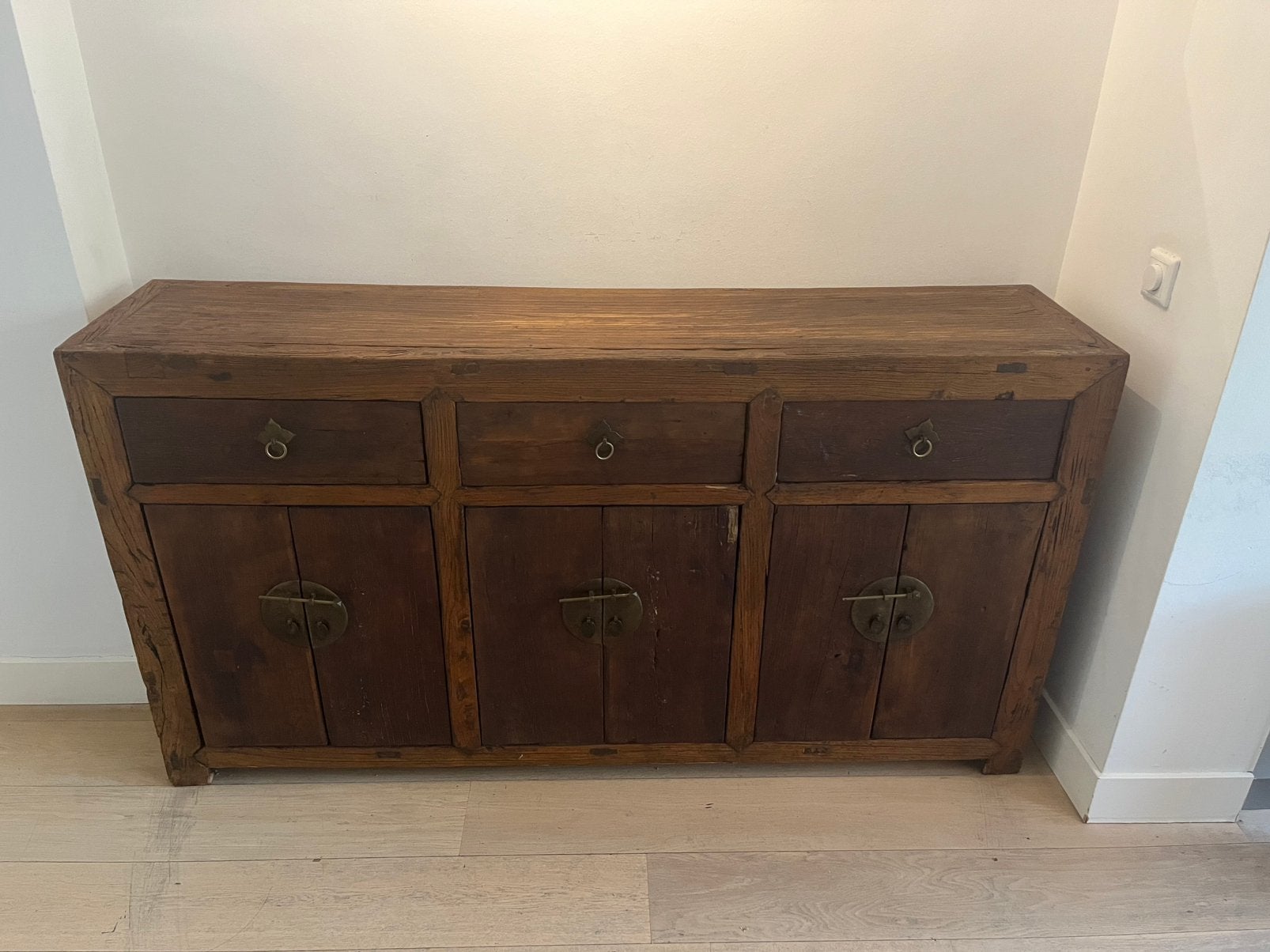 Antiek dressoir / sideboard van massief hout, Huis en Inrichting, Kasten | Dressoirs, Ophalen, Gebruikt, 150 tot 200 cm, Chinees elmwood dressoir