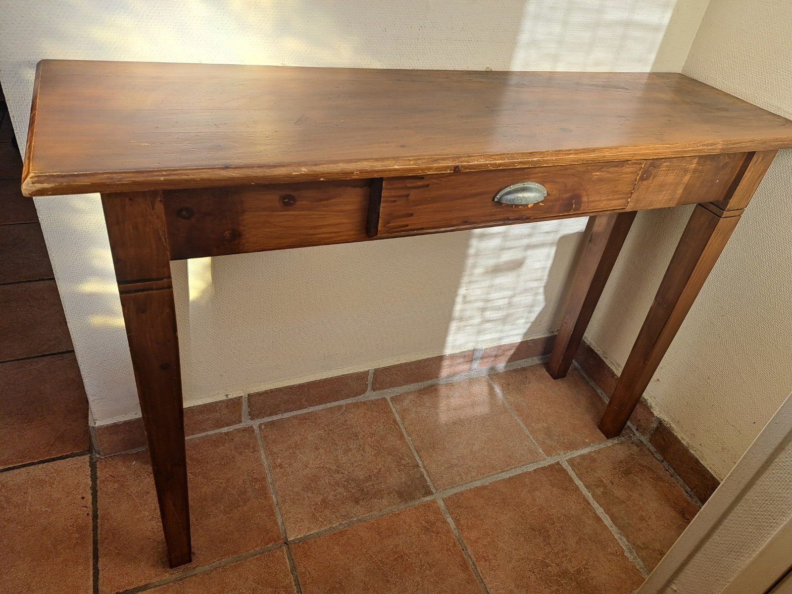 Sidetable bruin met lade 120cm bij 35cm 80cm hoog., Huis en Inrichting, Ophalen of Verzenden