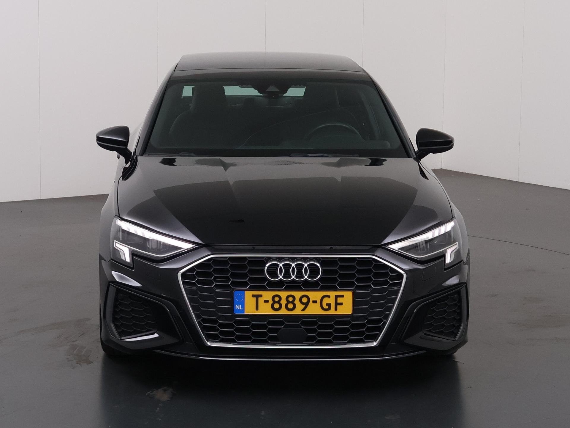 Audi A3 Limousine 30 TFSI S edition S-Line In/Exterieur | Tr, Auto's, Gebruikt, Zwart, Origineel Nederlands, Bedrijf