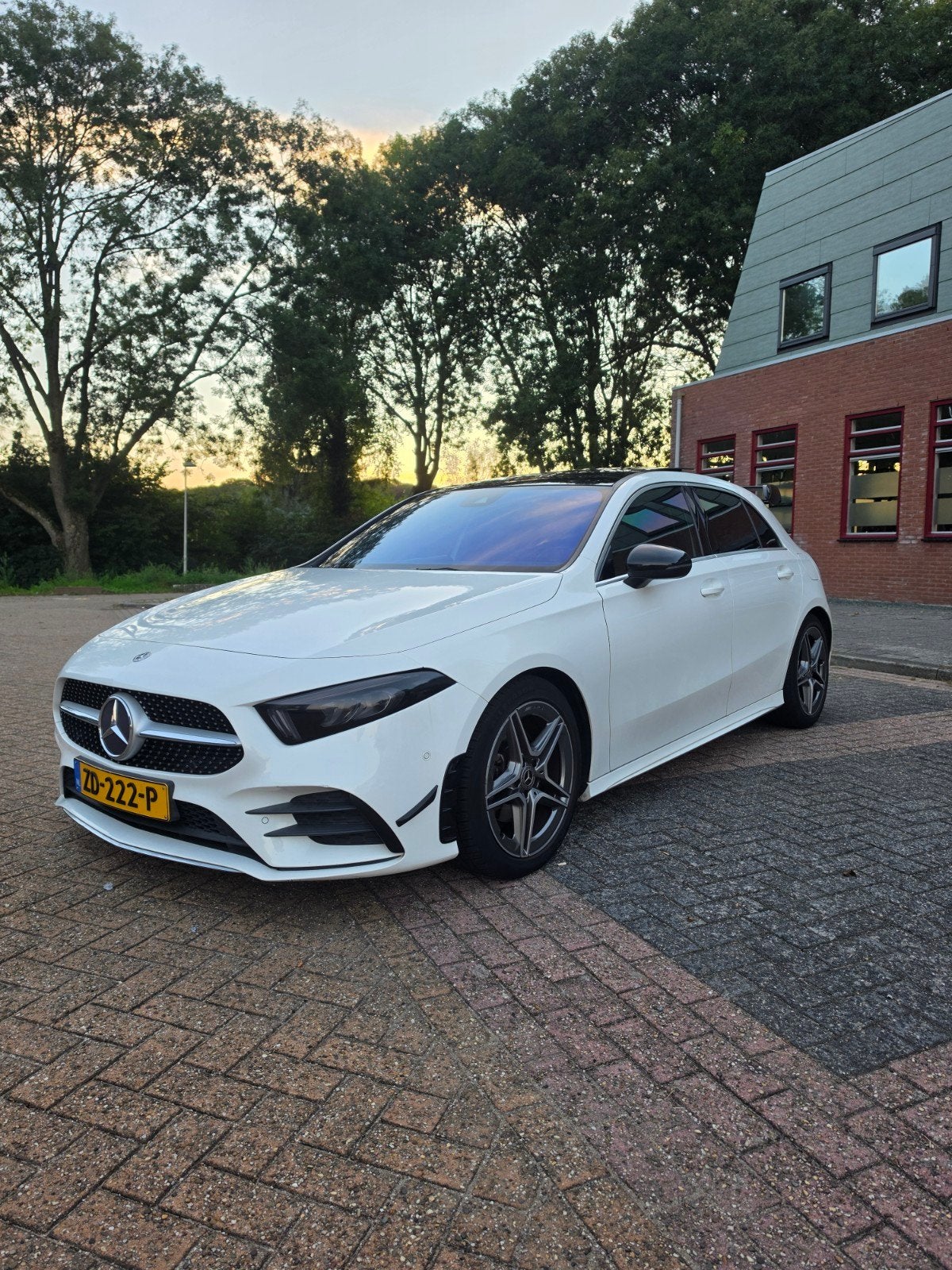 Mercedes-Benz A-Klasse A 200 163pk 7G-DCT 2019 Wit, Auto's, 15 km/l, 4 cilinders, Origineel Nederlands, 75 €/maand