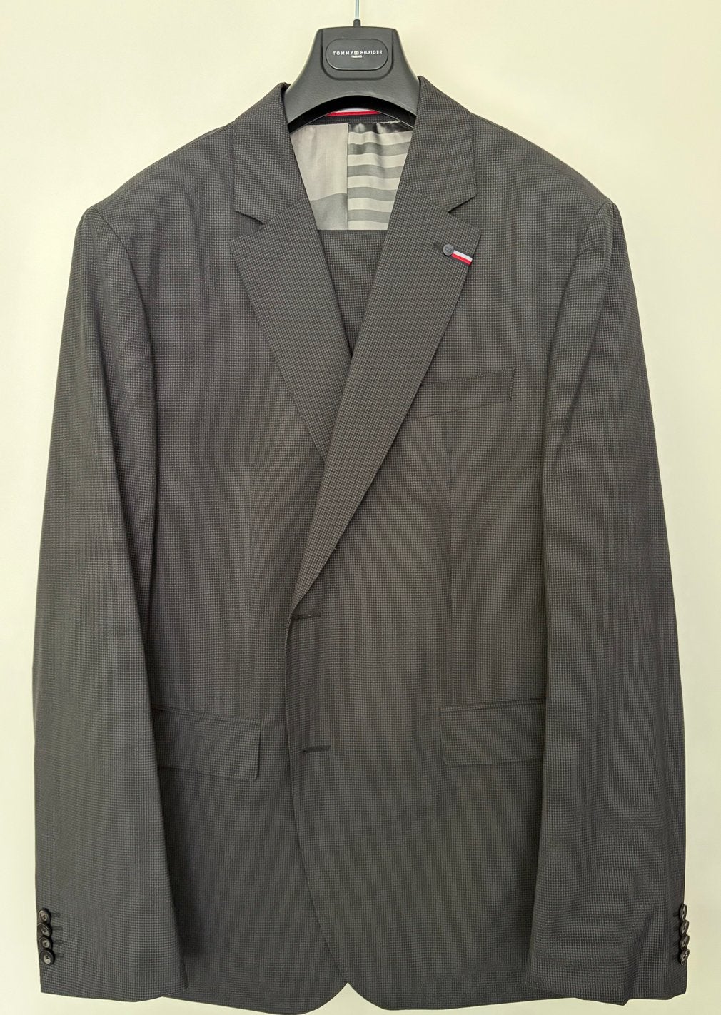 Nieuw origineel Tommy Hilfiger pak - ongedragen, Kleding | Heren, Ophalen of Verzenden, Nieuw, Maat 56/58 (XL), Grijs
