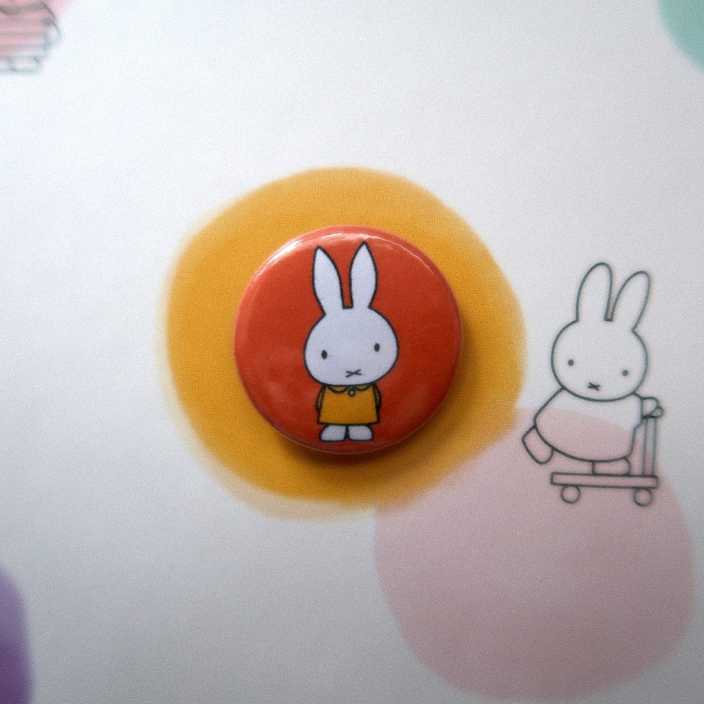 Nijntje Pluis 25MM Pin Button Badge Broche, Verzamelen, Speldjes, Pins en Buttons, Verzenden, Nieuw, Overige onderwerpen, Button