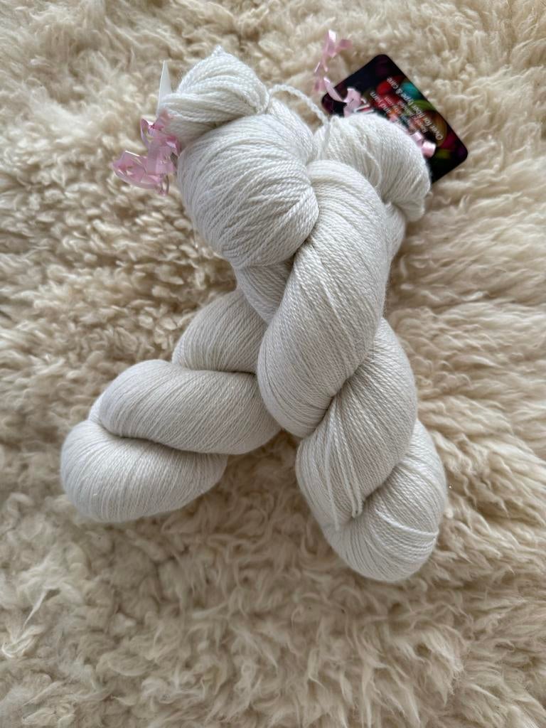 Merino zijde wol met glitterdraadje, Hobby en Vrije tijd, Breien en Haken, Ophalen of Verzenden, Nieuw, Breien of Haken, Wol of Garen