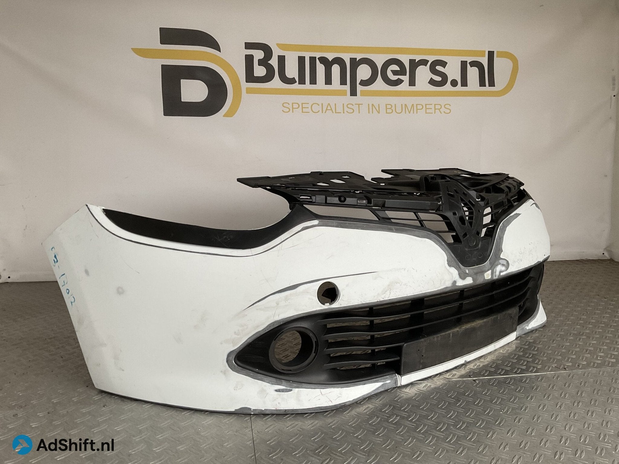 Bumper Renault Clio 4 2012-2015 620221112R Voorbumper F3-170, Bumper