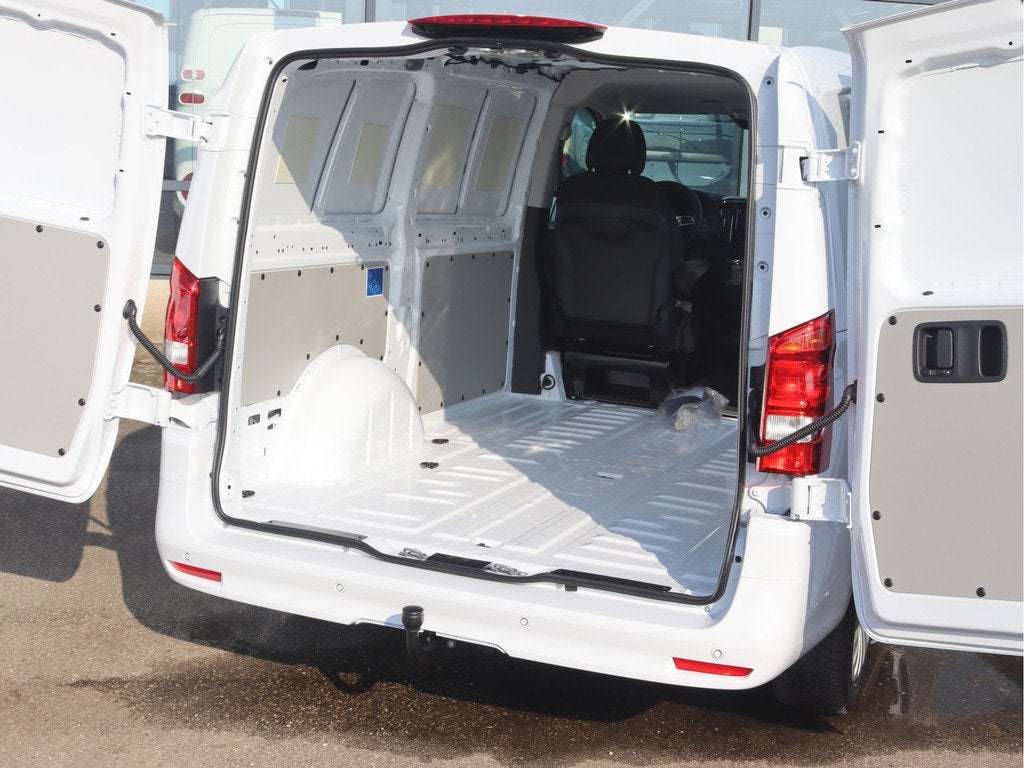 Mercedes-Benz Vito 114 CDI L2 Pro (bj 2025), Automaat, 12 maanden, Zwart, 4 cilinders