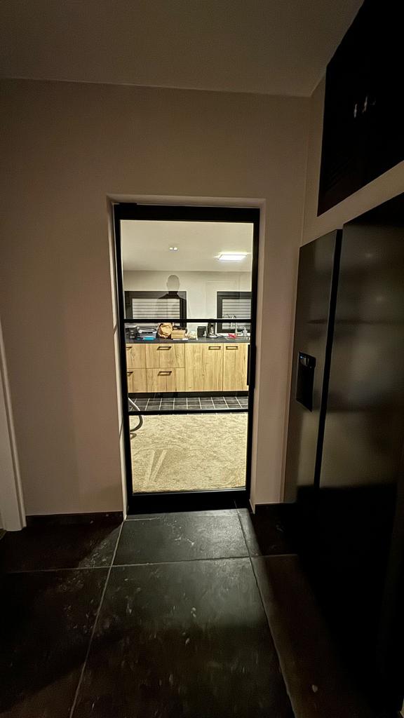 Zwarte taatsdeur met glas en houten frame, Ophalen, Gebruikt, Zwart, Landelijk