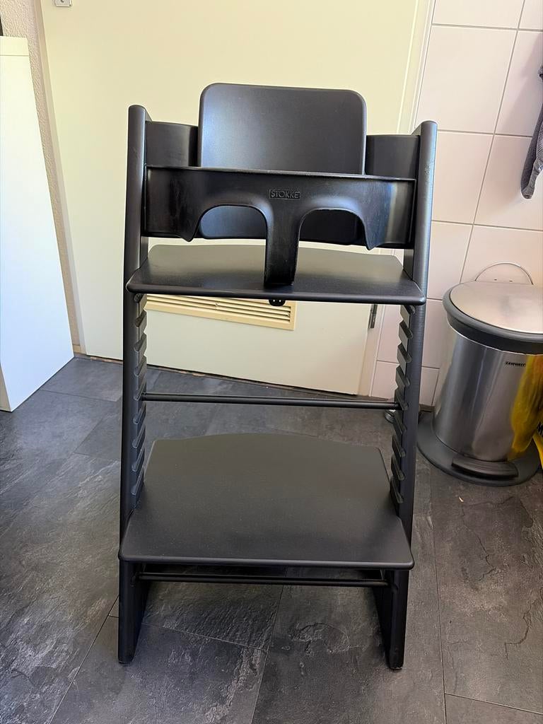 Stokke Tripp Trapp kinderstoel zwart met babyset, Ophalen of Verzenden, Gebruikt, Meegroeistoel, Aanschuifbaar