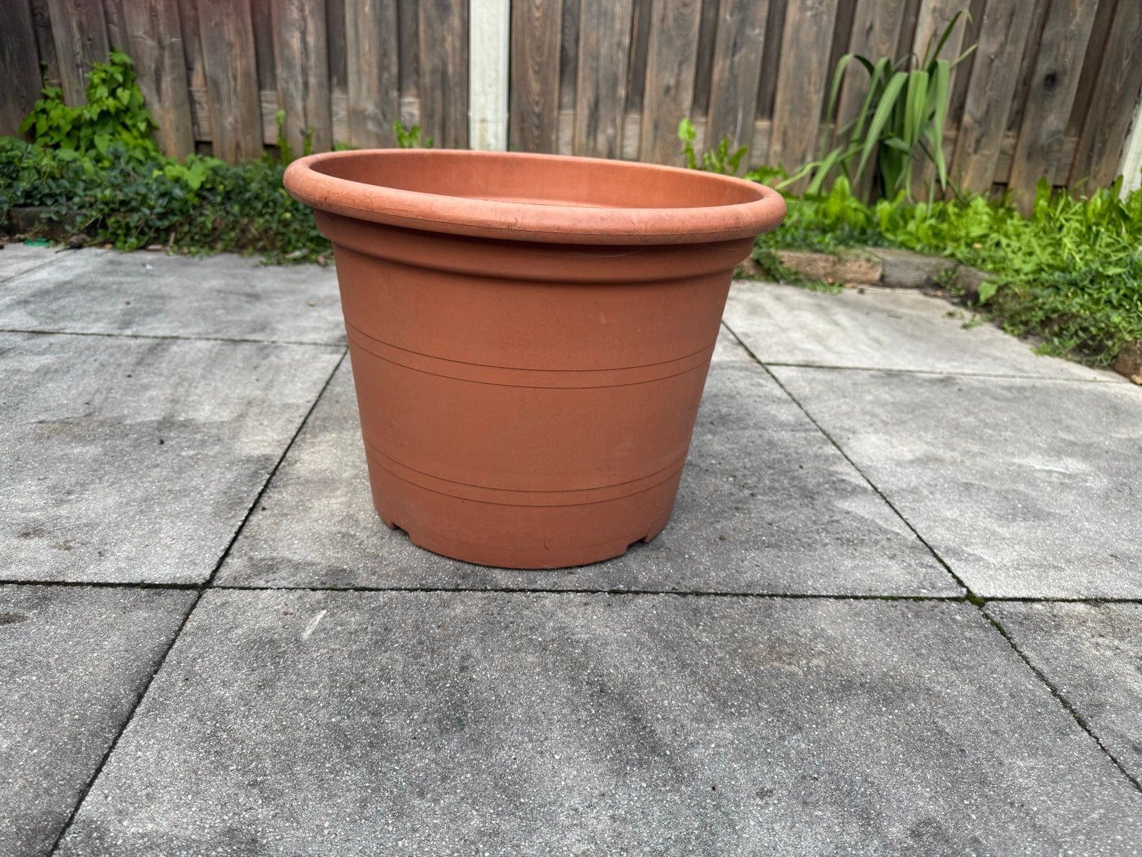 Grote kunststof bloempot terracotta kleur – 40L, Ophalen, Gebruikt, Kunststof