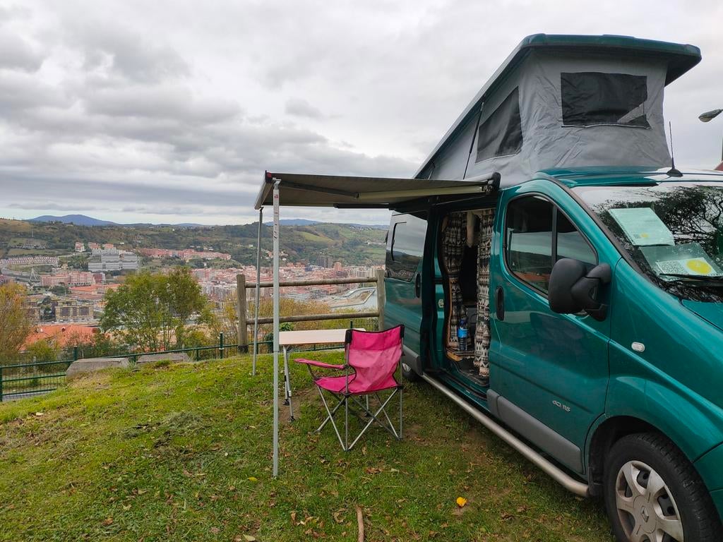 Renault Trafic Camper - 156.000 KM, Caravans en Kamperen, Chemisch toilet, Buscamper of Camperbus, Diesel, Particulier