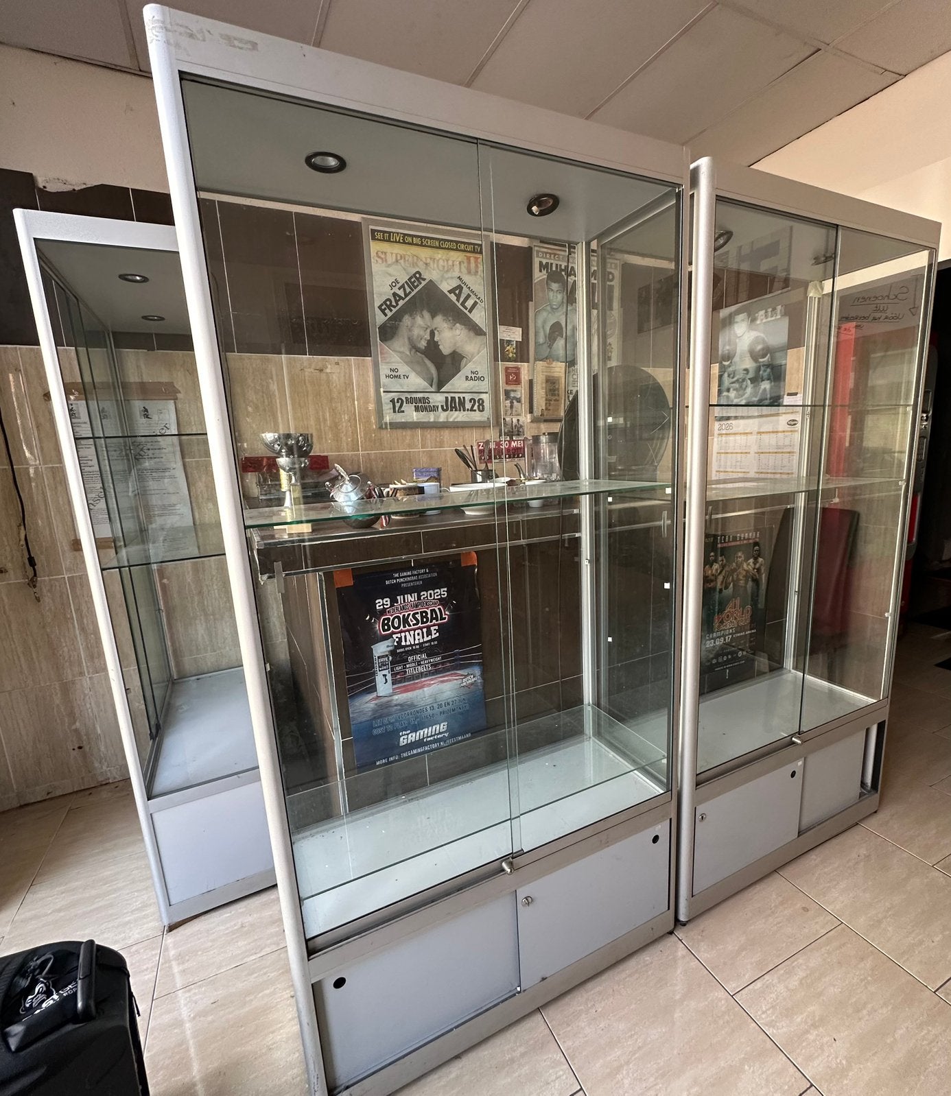 Glazen bazaar-Vitrine, Ophalen, 50 tot 100 cm, Glas, 150 tot 200 cm