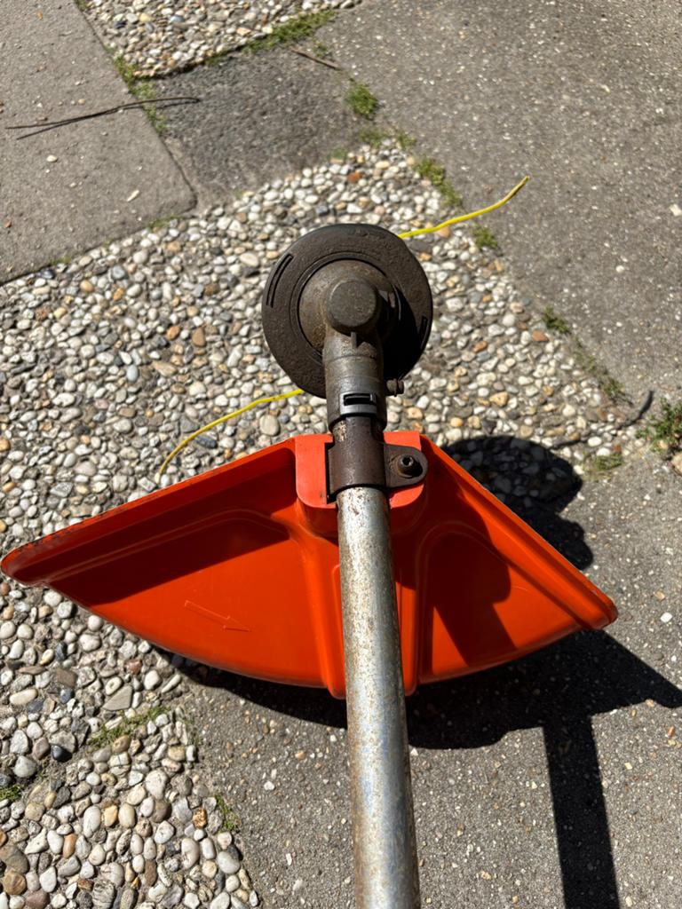 Husqvarna 128R Benzine Bosmaaier - Zo goed als nieuw, Tuin en Terras, Grastrimmers, Ophalen of Verzenden, Zo goed als nieuw, 30 tot 50 cm