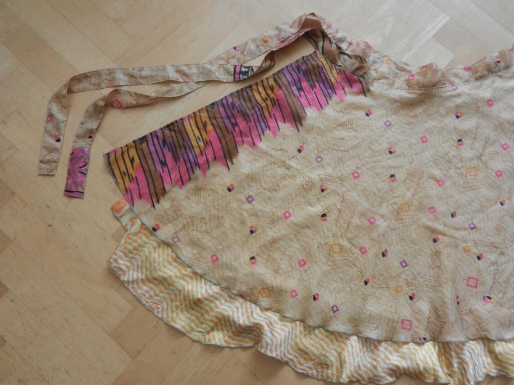 Fraaie oker en paarse zijden voorbindrok, India one size fit, Kleding | Dames, Rokken, Maat 38/40 (M), Beige, Ophalen of Verzenden