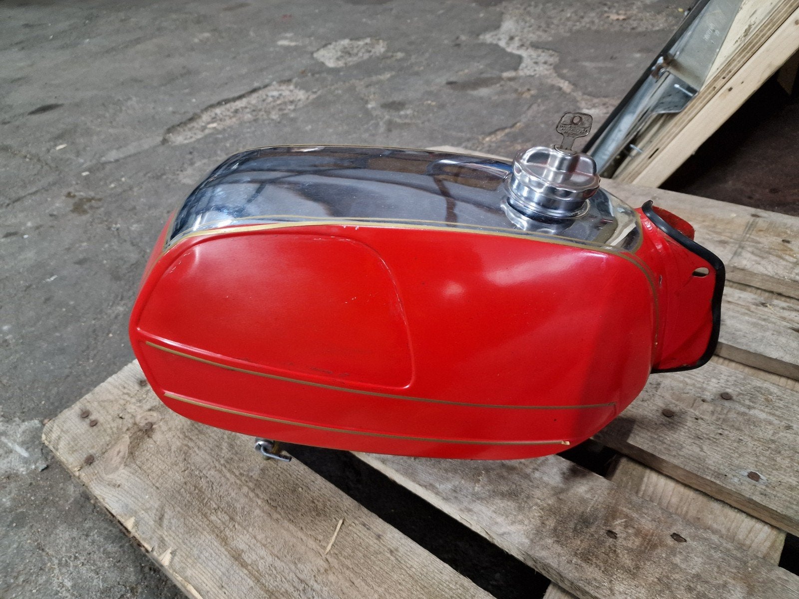 Kreidler A-Tank in nette staat, ideale voor het verchromen., Ophalen of Verzenden, Tank