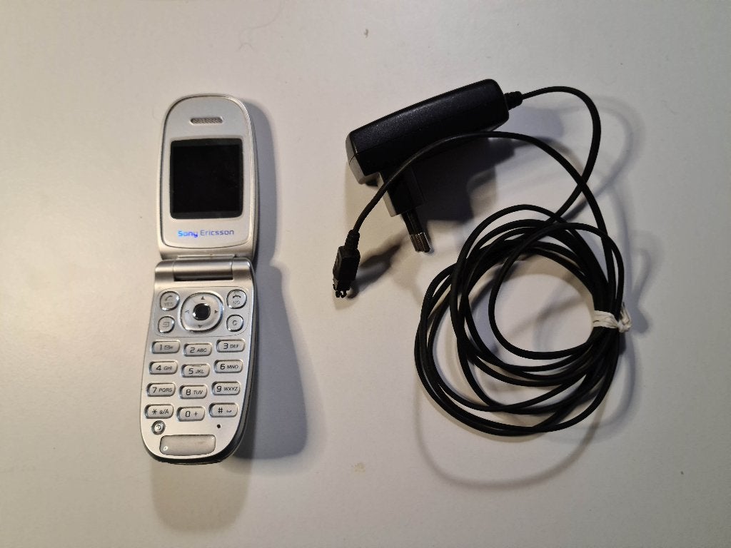 Sony Ericsson Z300i flip-telefoon, Overige systemen, Fysiek toetsenbord, Inklapmodel, Ophalen of Verzenden
