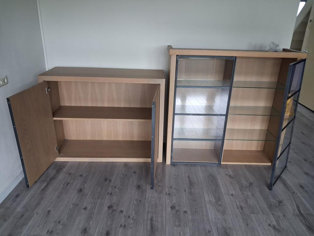 Scapa Home design vitrinekast + dressoir, Huis en Inrichting, Kasten | Dressoirs, 25 tot 50 cm, Ophalen