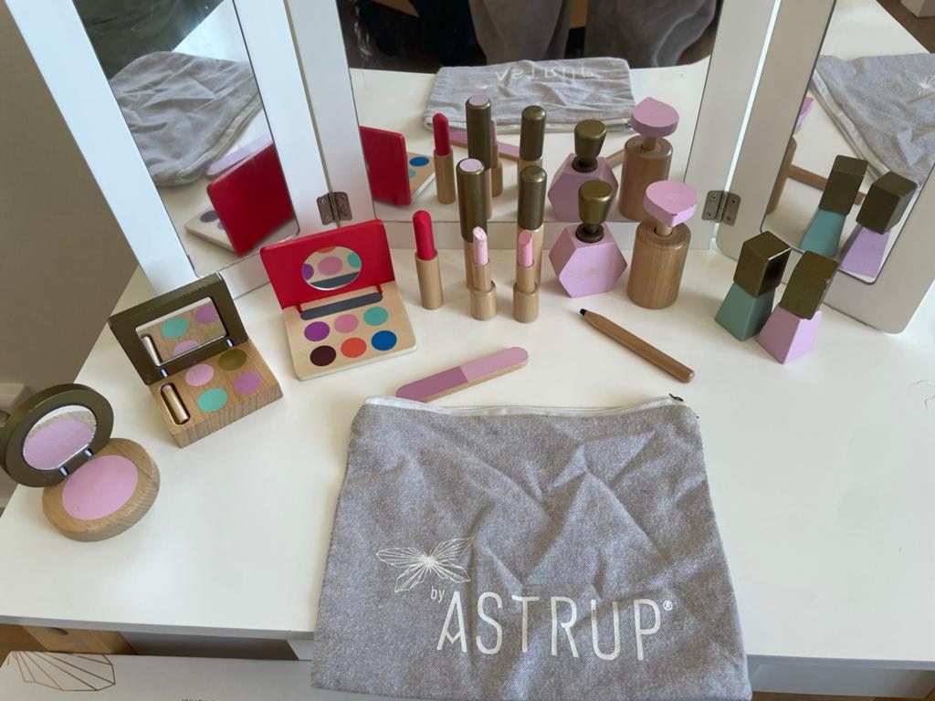 Leuke Astrup kaptafel met accessoires voor meisjes, Ophalen of Verzenden, Zo goed als nieuw, Meisje