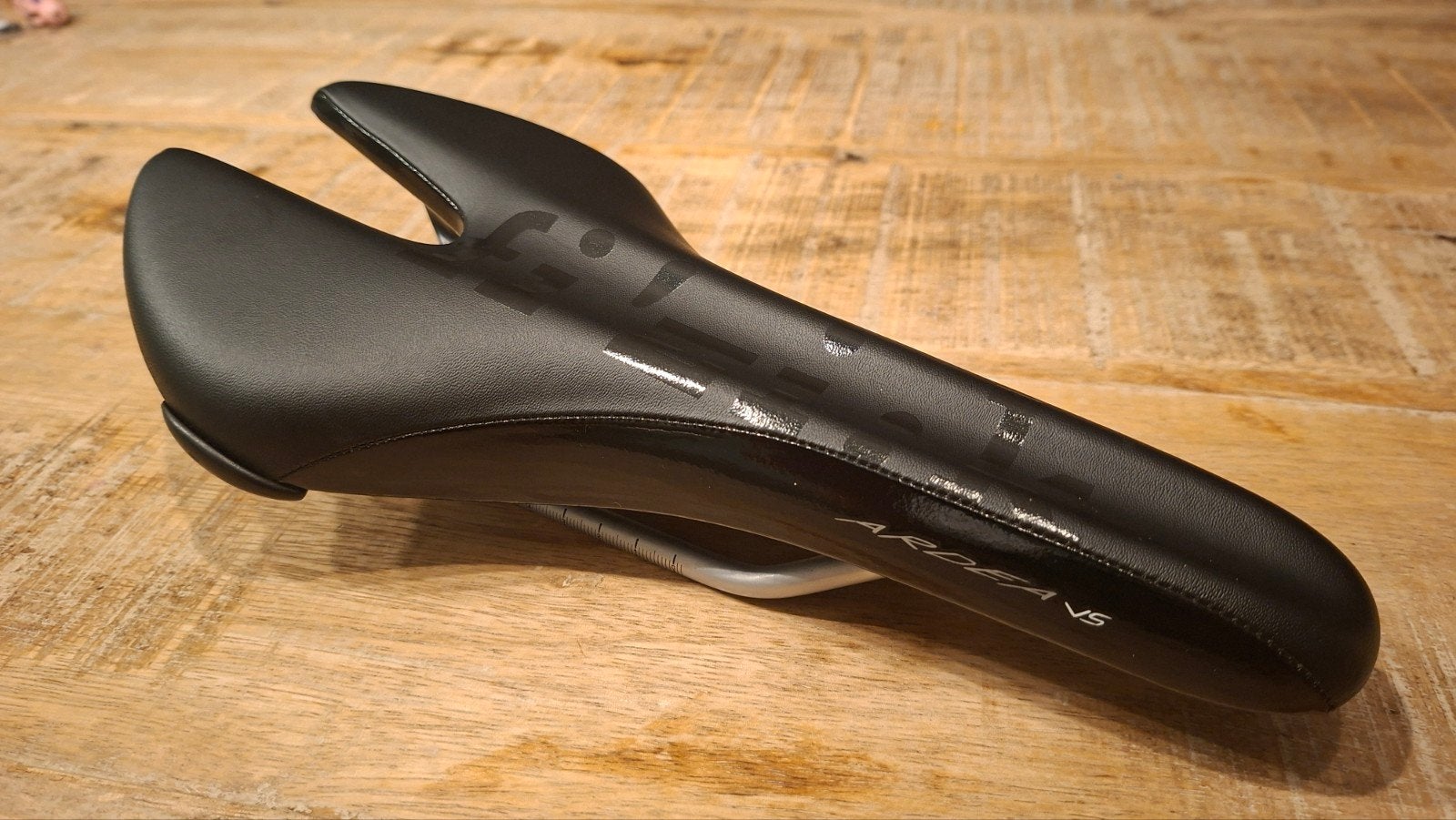 Fizik Ardea V5 Zadel - Zo goed als nieuw, Ophalen, Kunststof, Zo goed als nieuw, Zadel
