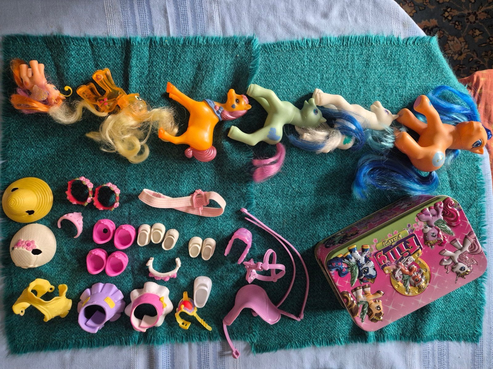 Diverse My Little Pony's met accessoires en blikken doos, Ophalen of Verzenden, Gebruikt