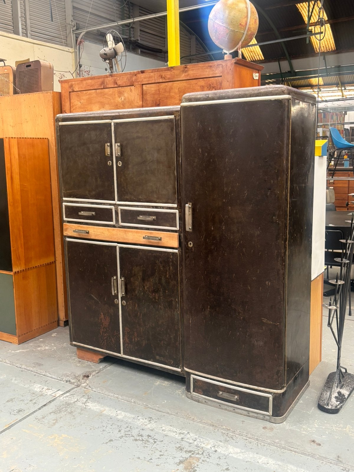 Vintage metalen kast, Ophalen
