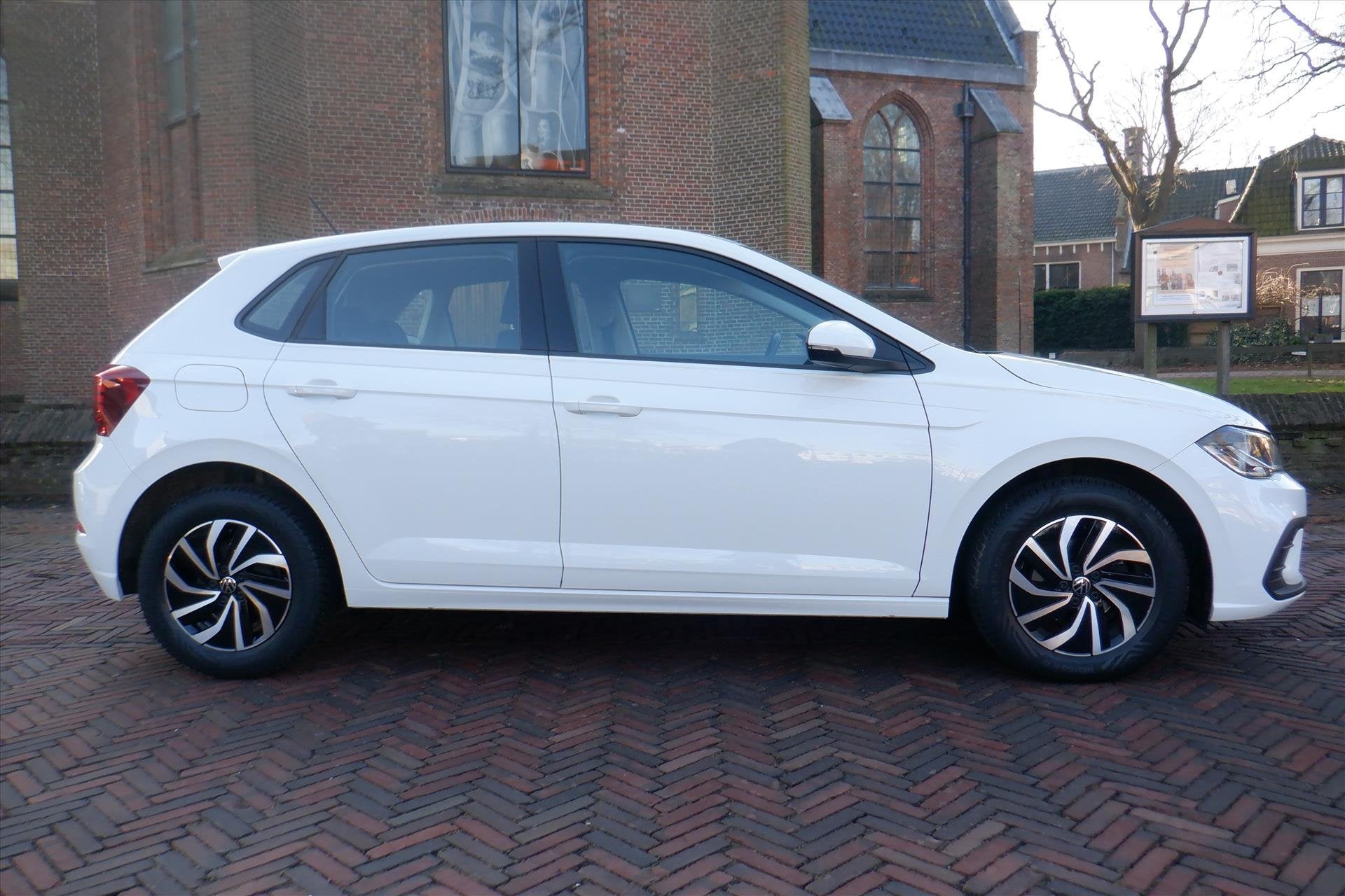 Volkswagen Polo 1.0 TSI 95pk Life PDC voor en achter -CARPLA, 12 maanden, Stof, Gebruikt, Origineel Nederlands