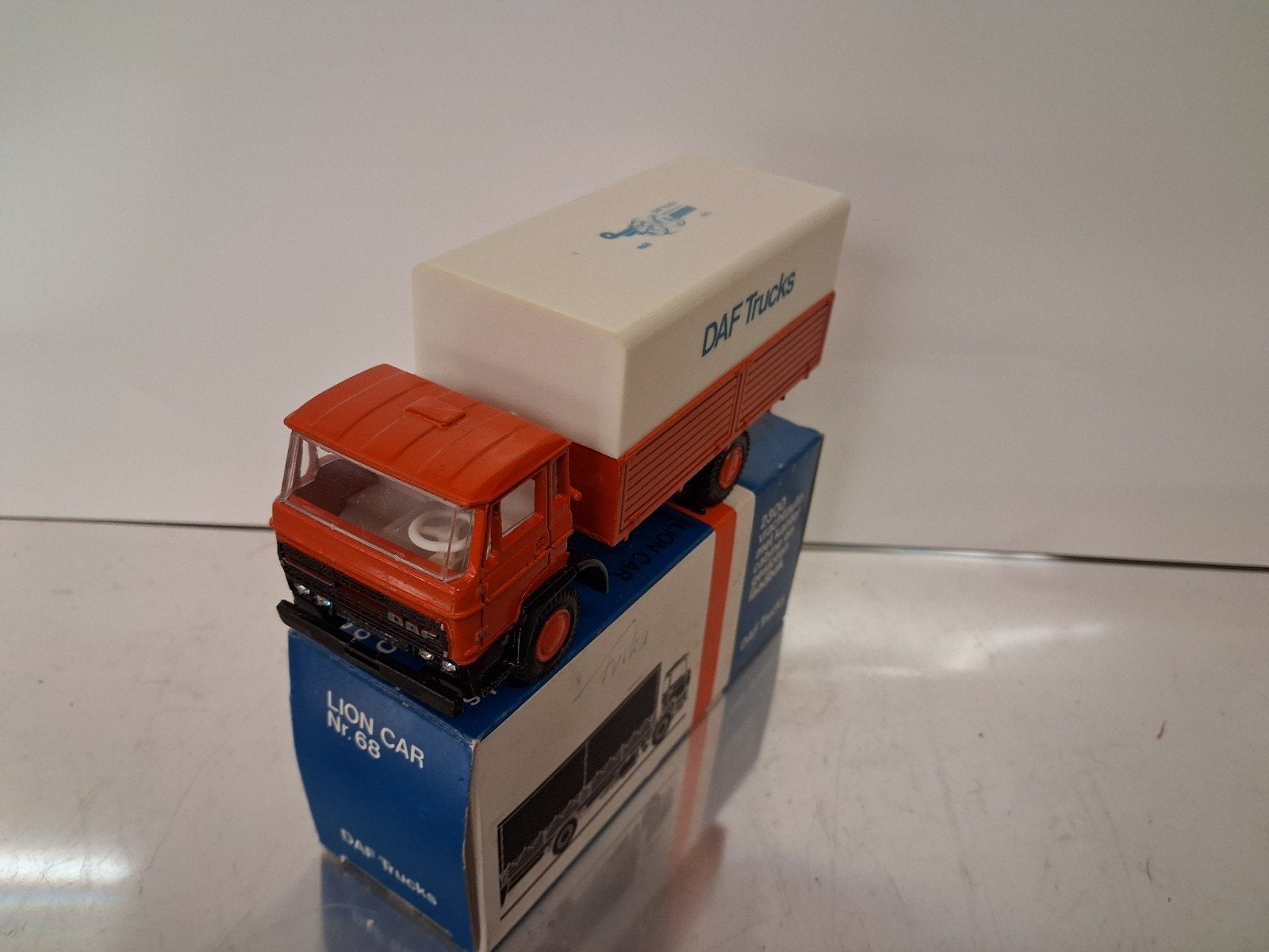 DAF 2300,  50 jaar DAF., Ophalen of Verzenden